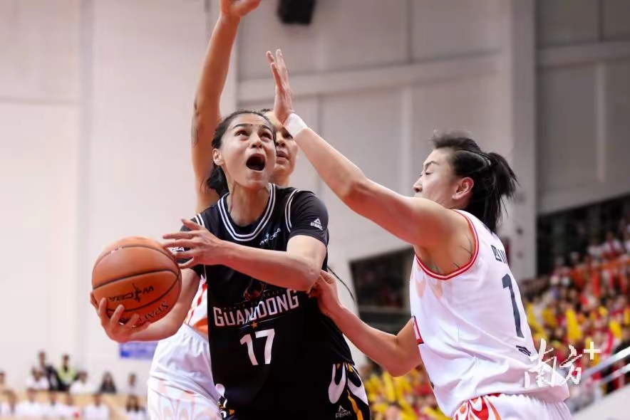 女篮篮板大幅领先很正常，罚球25中12有点说不(女篮领先32分被追分)