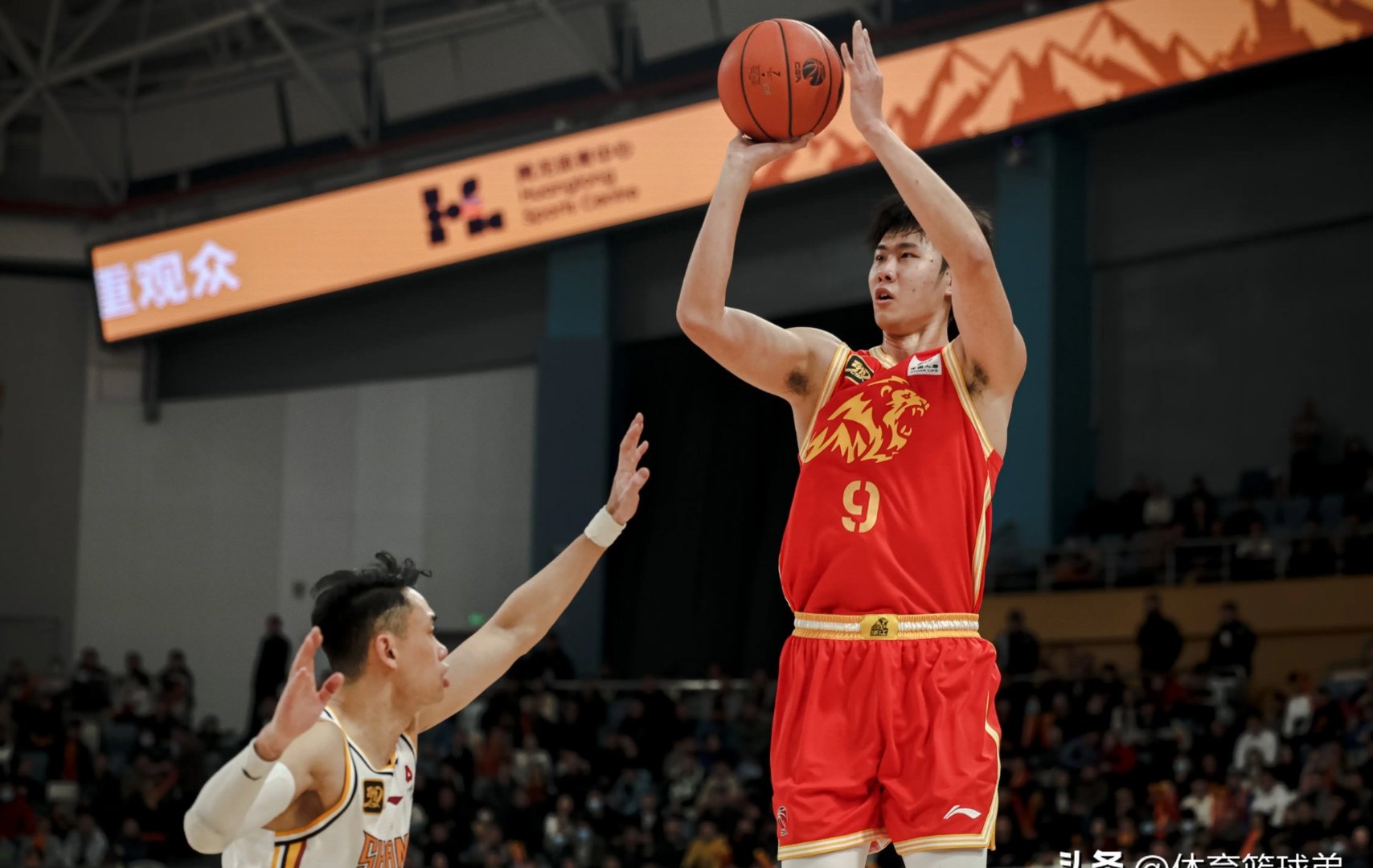 新利体育-赵嘉义出战22分钟，投篮6中2、罚球4中4得到9分3篮板1抢断(赵嘉义超话)